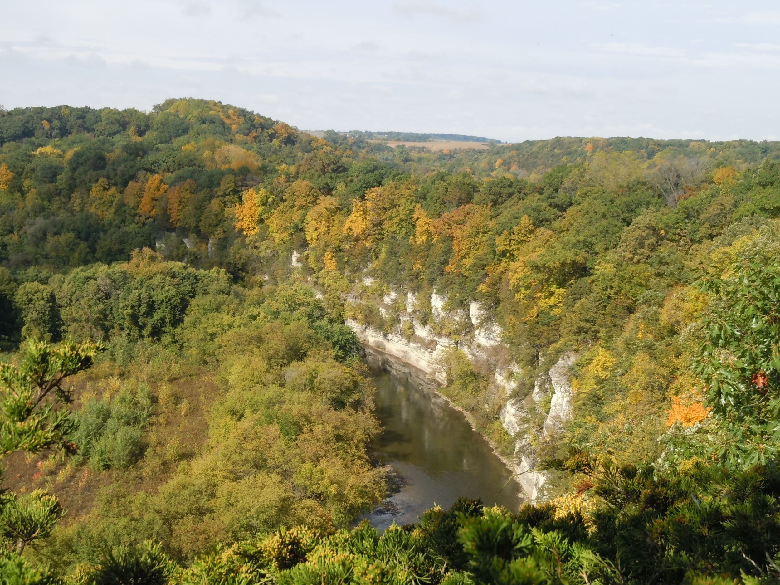 Chimney Rocks conservation easement protects viewshed along Upper Iowa River