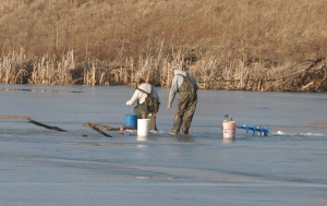 20090206-ice fishing-DNR pond-lpc
